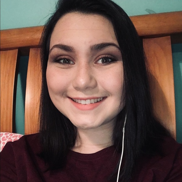 Meet your Posher, Madi - Picture 1 of 1